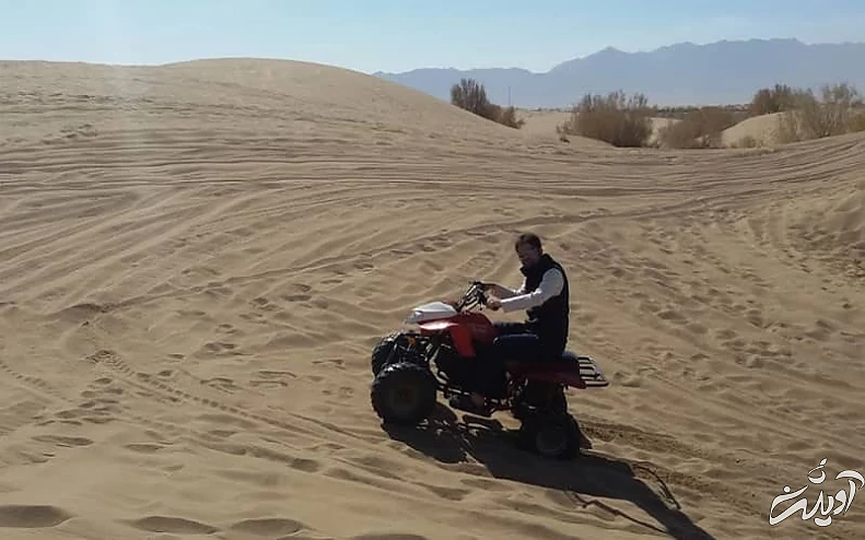 موتورسواری با موتور چهارچرخ در کویر مصر